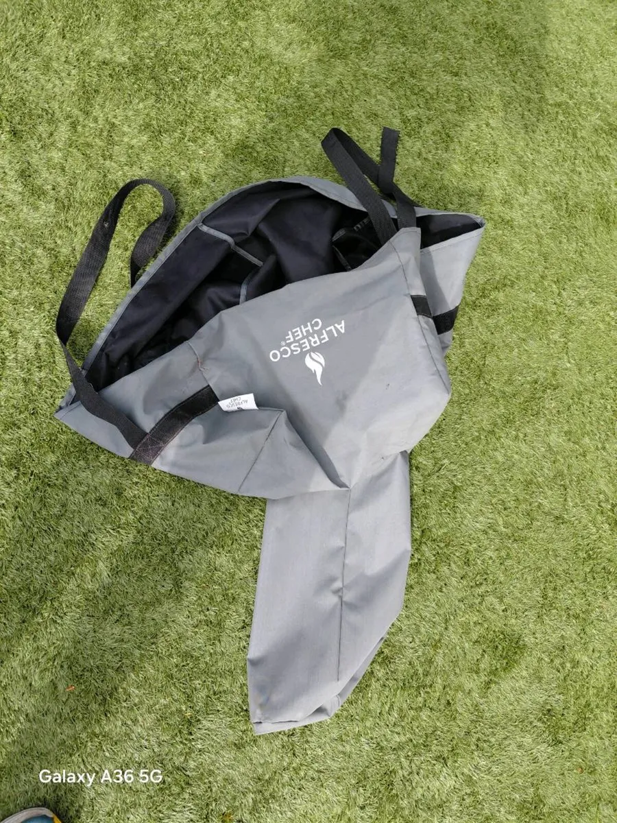 Outdoor backgarden Al Fresco Pizza oven. - Image 3