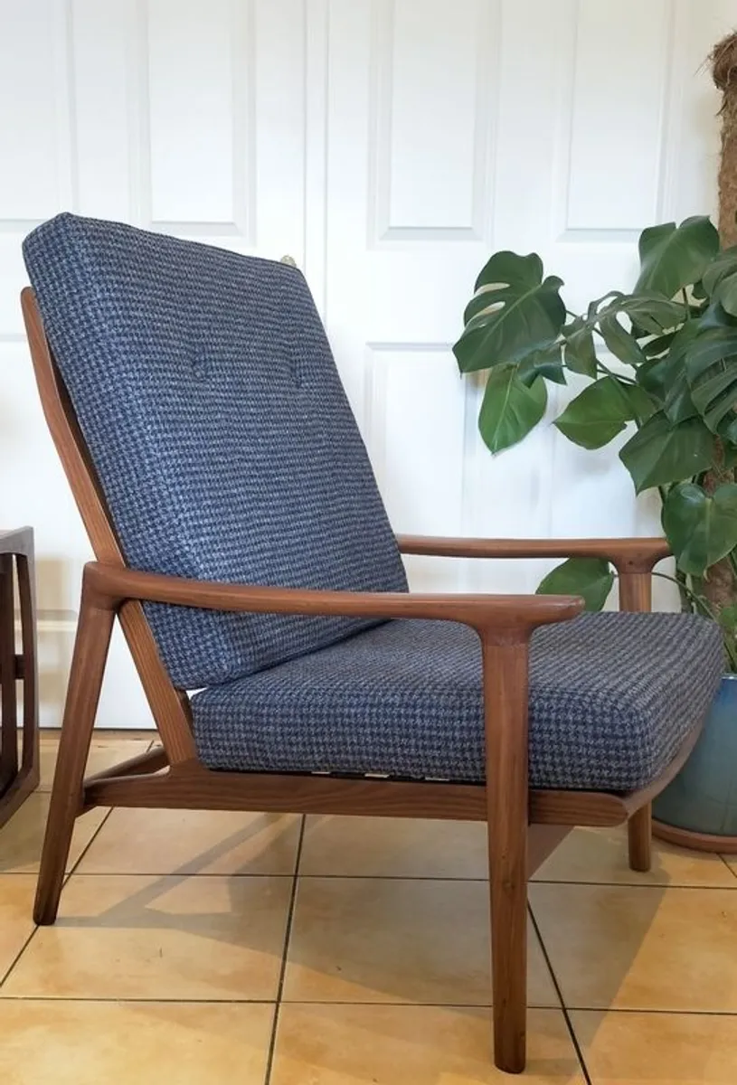 Mid Century Vintage Guy Rogers "New Yorker" Armchair - Image 1