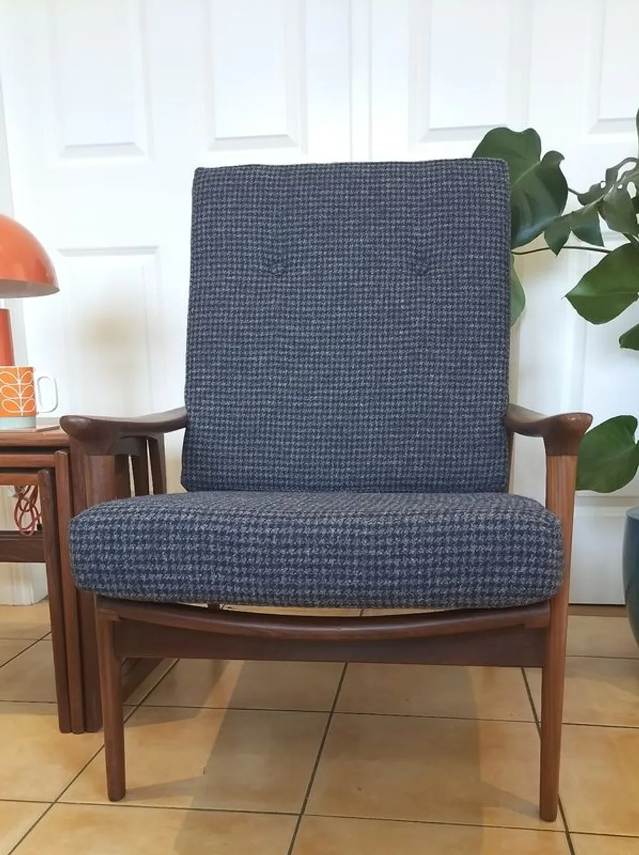 Mid Century Vintage Guy Rogers "New Yorker" Armchair - Image 3