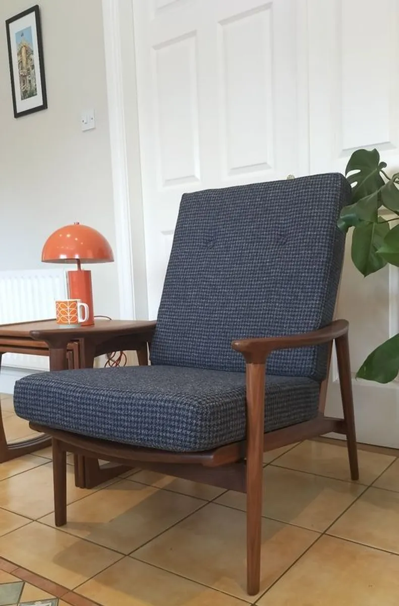 Mid Century Vintage Guy Rogers "New Yorker" Armchair - Image 4