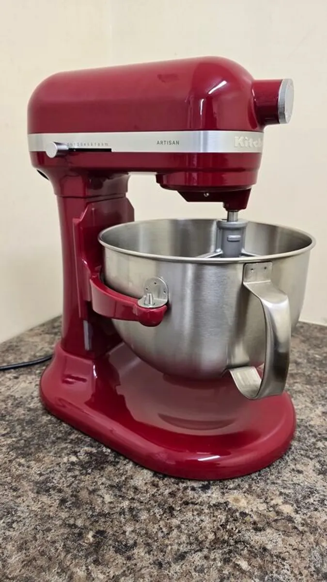 Kitchenaid Mixer 5.6l Bowl-Lift Artisan AS NEW + Spare Bowl - Image 1