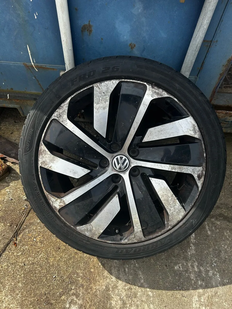 Genuine VW 19inch alloys - Image 3