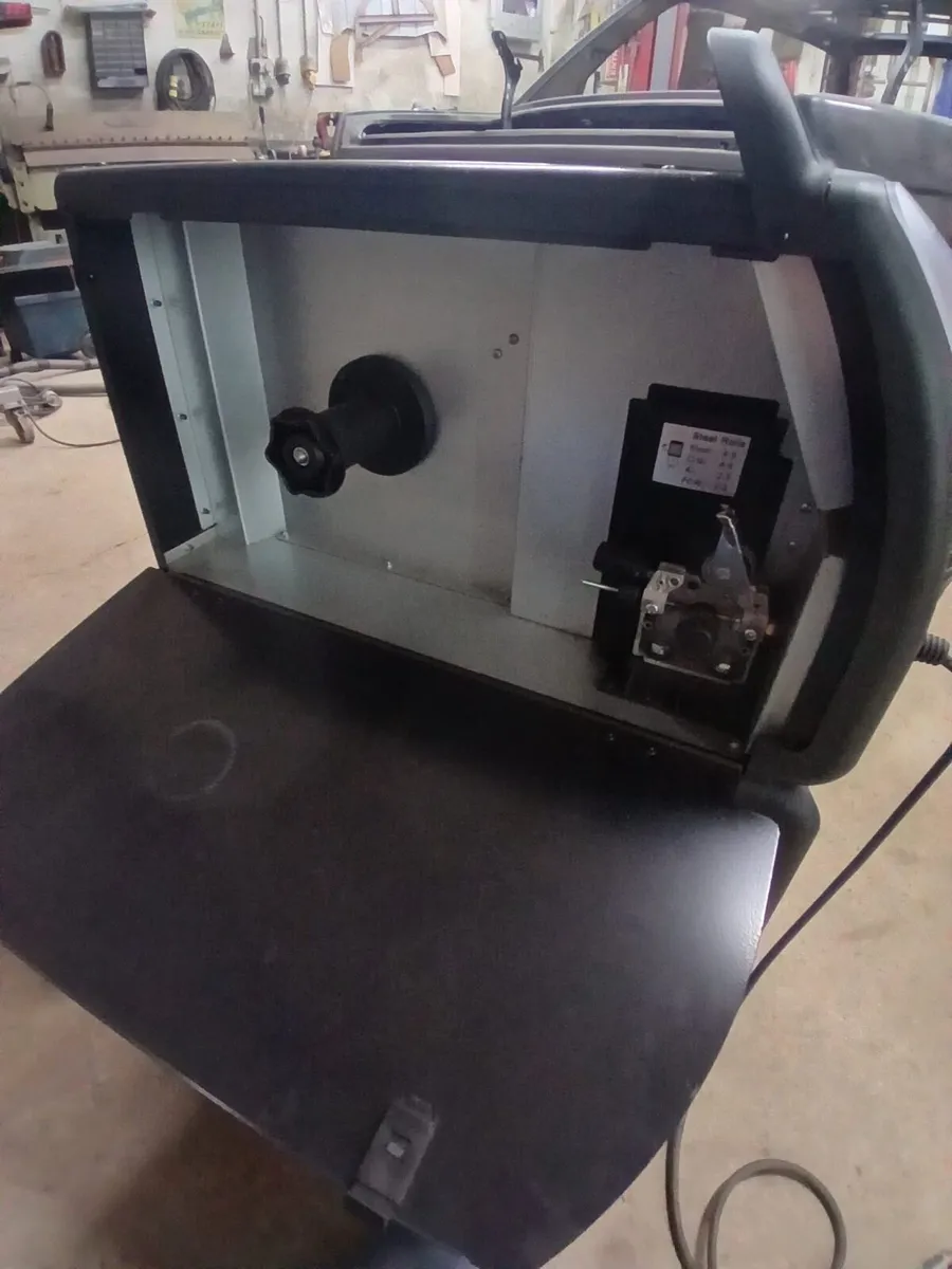 SWP Cobra Stealth 200/1 Compact MIG Welder - Image 4