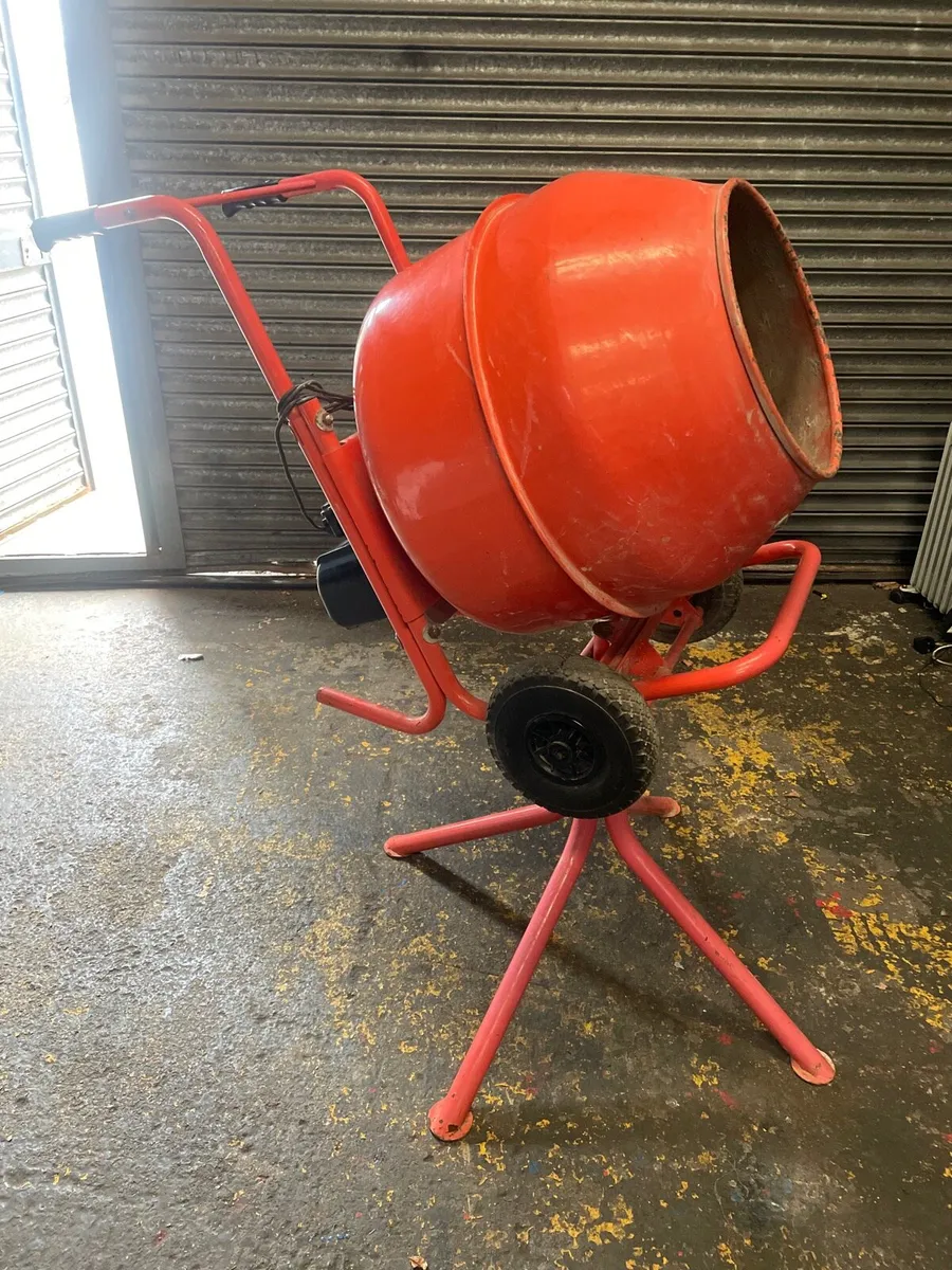 Electric cement mixer & stand - Image 1