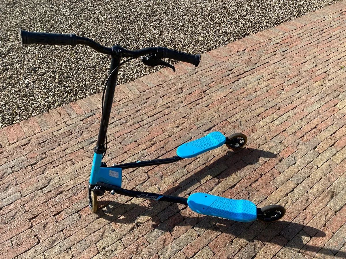 Flicker 3 wheel scooter - Image 1