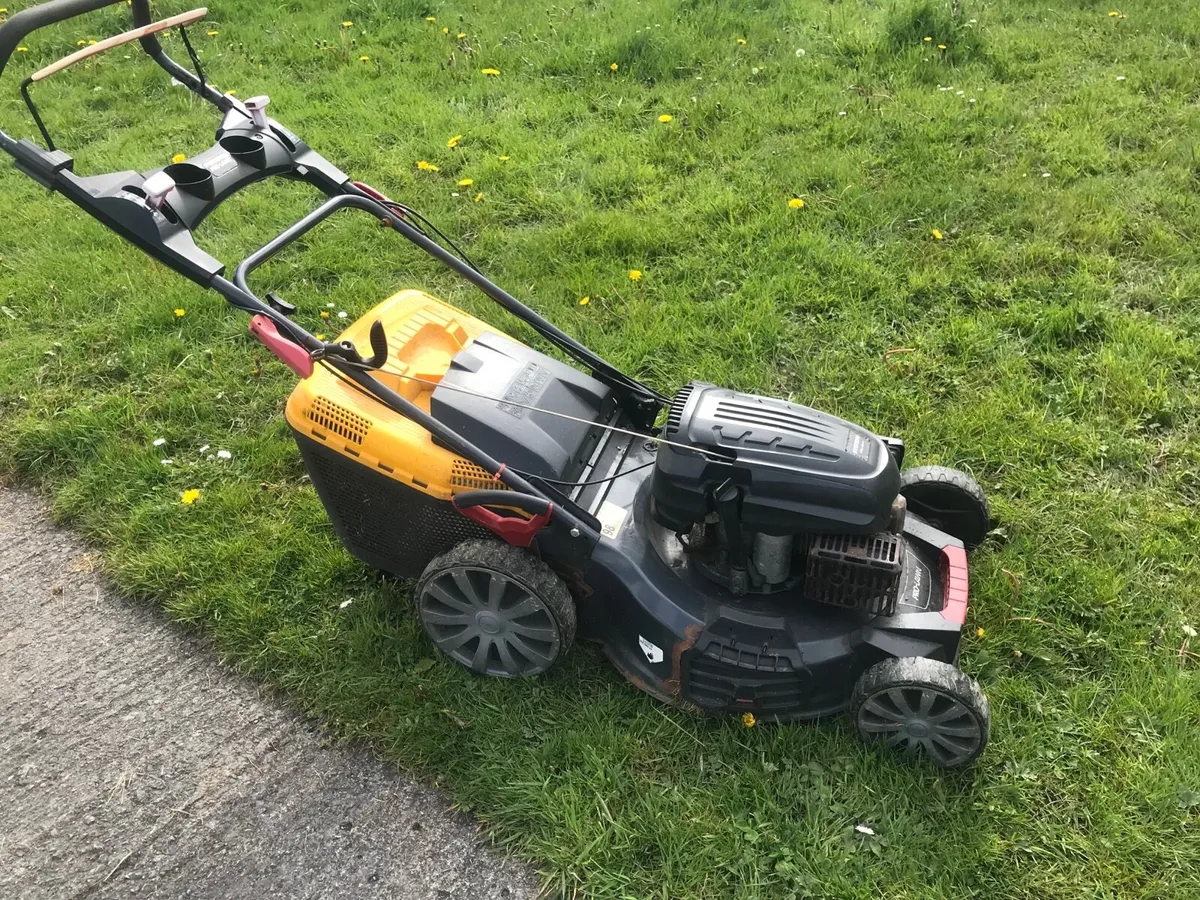 Pro lawn lawnmower For sale - Image 1