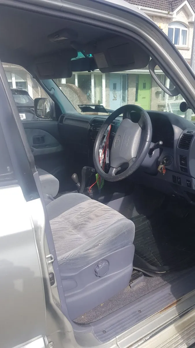 Toyota Land Cruiser 2002 - Image 3