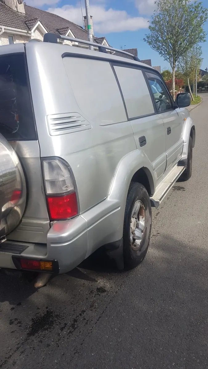 Toyota Land Cruiser 2002 - Image 3