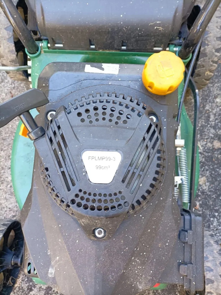 Petrol lawnmower - Image 2