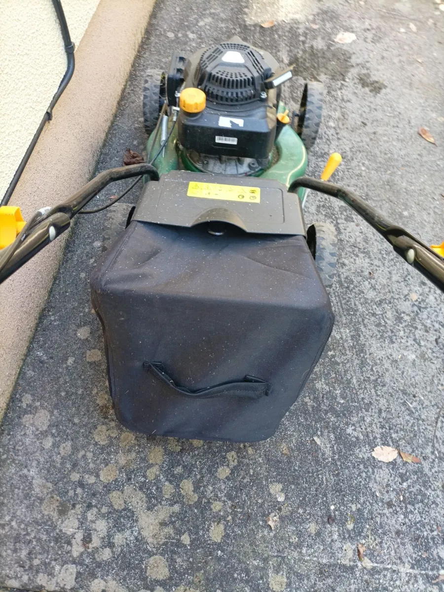 Petrol lawnmower - Image 3