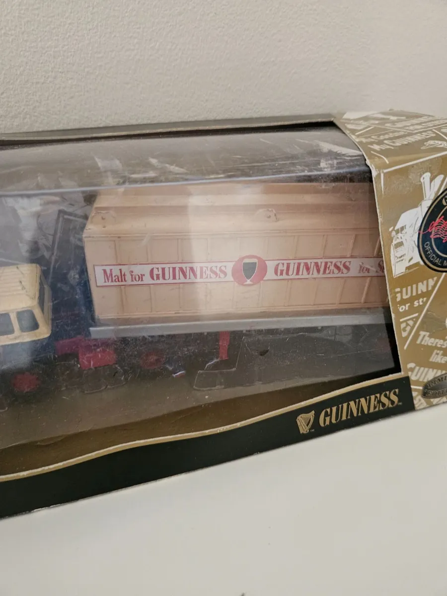 Corgi Bedford Guinness Truck - Image 2