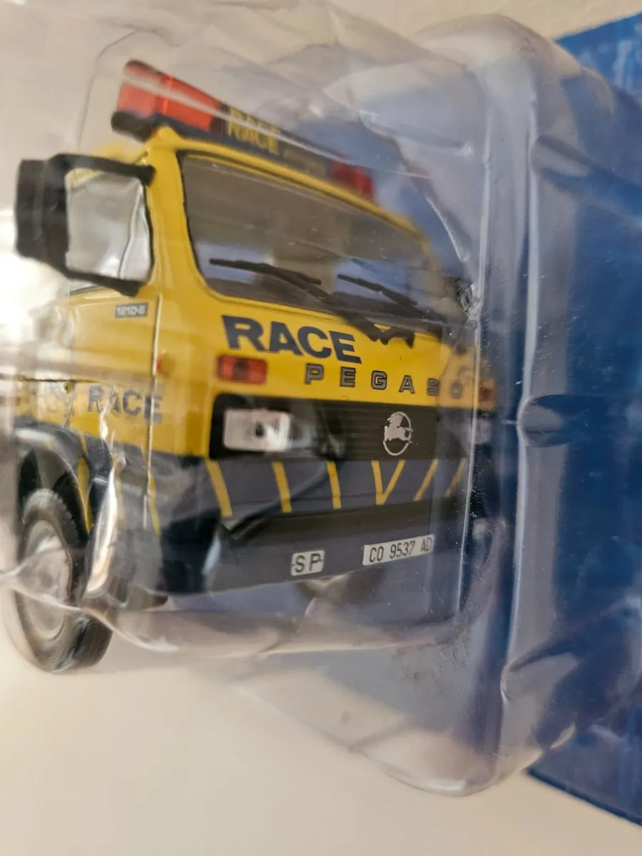 Corgi Atlas Car Transporter Recovery Truck - Image 4