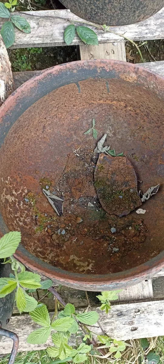 Old Cast Iron Pots - Image 2