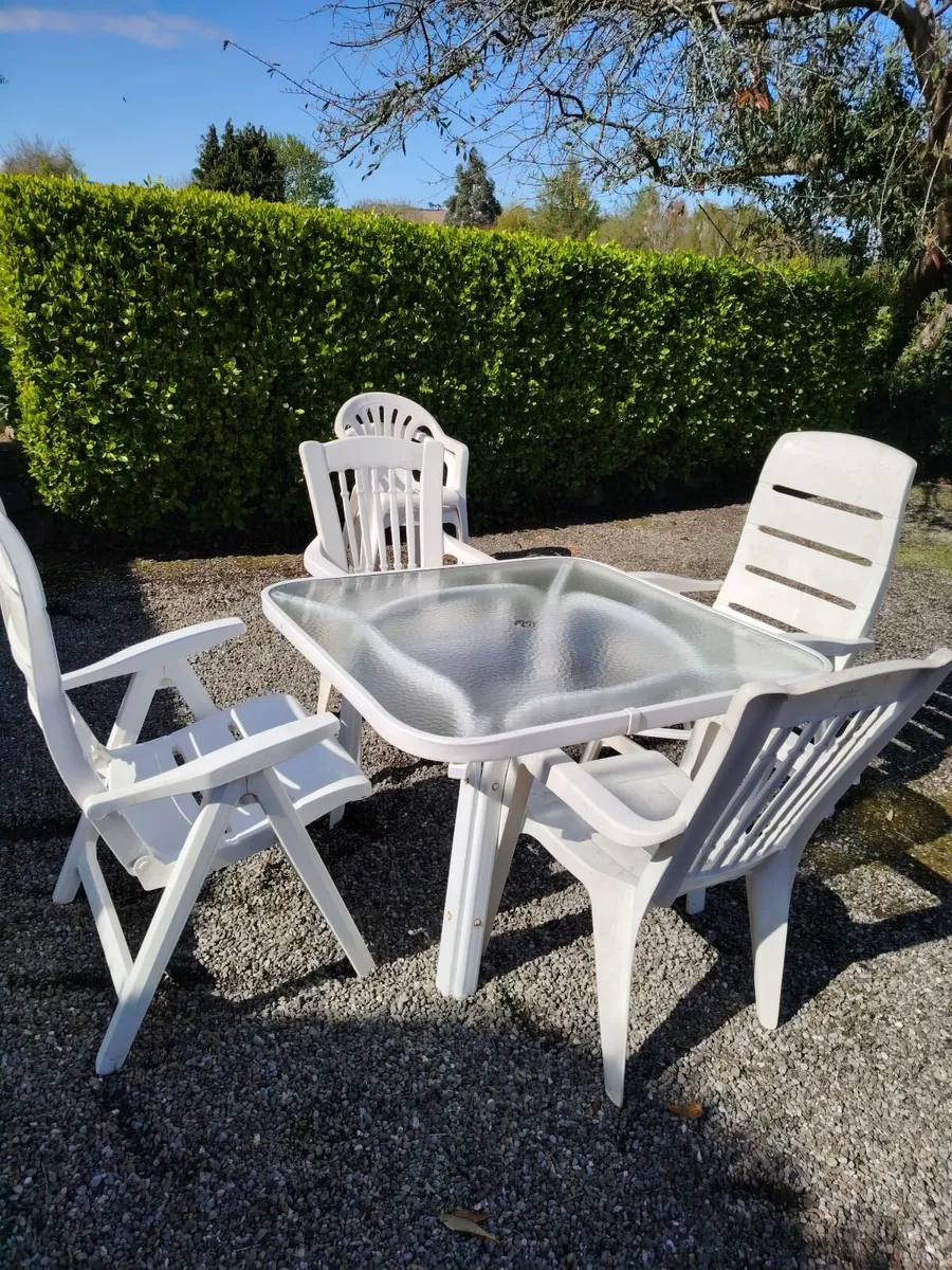 Patio table and chairs - Image 2