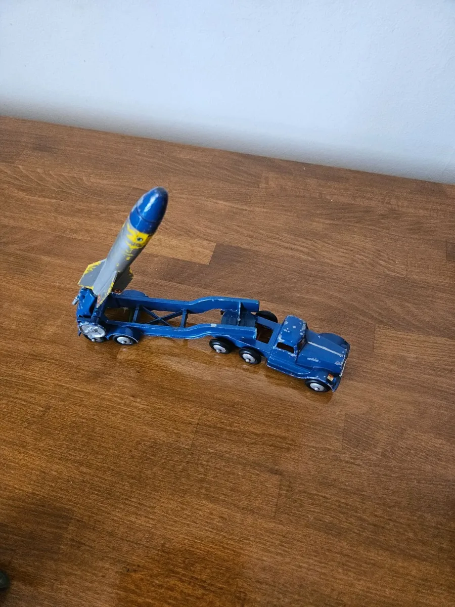 Corgi Lonestar Rocket Transporter - Image 3