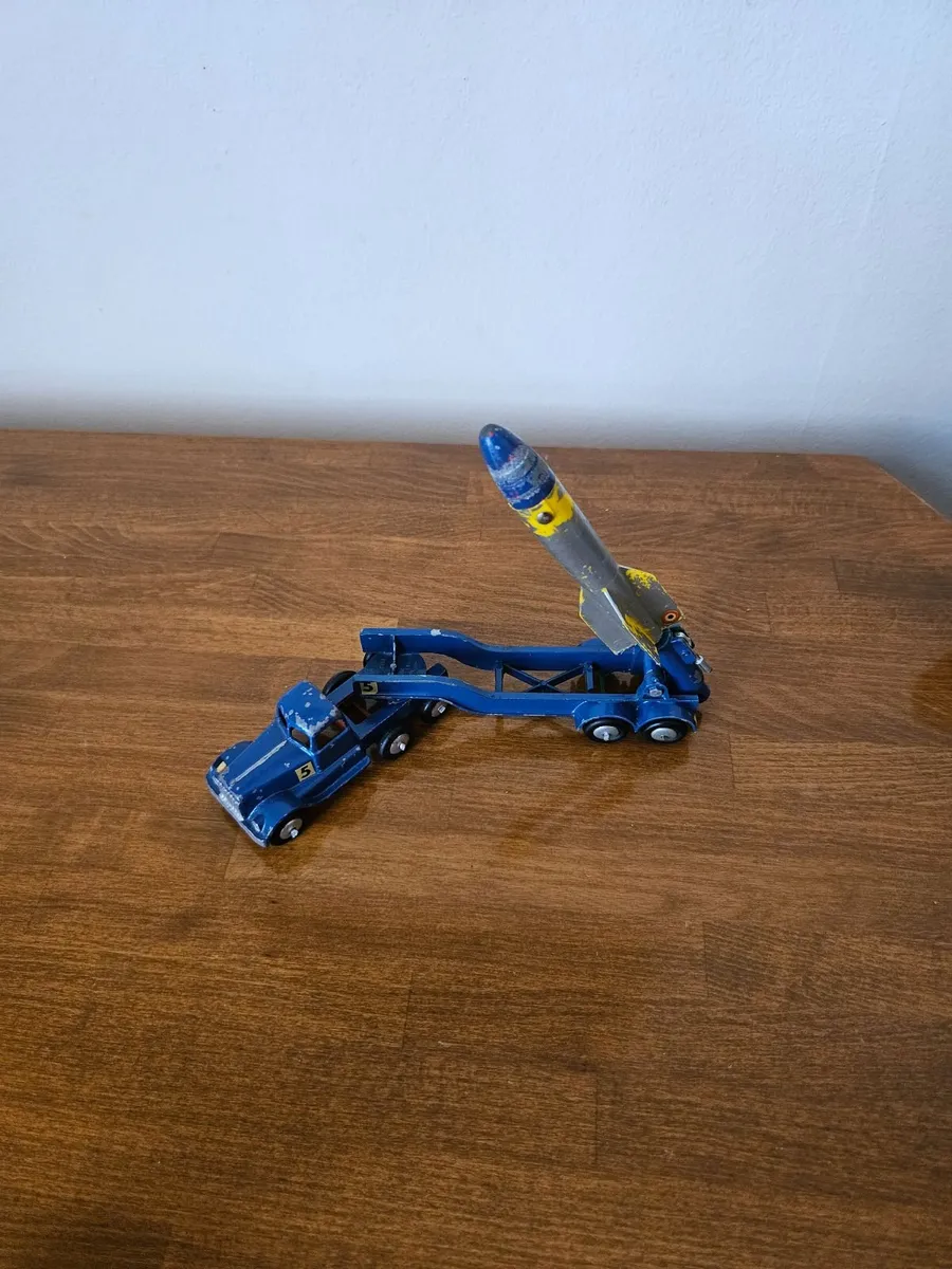 Corgi Lonestar Rocket Transporter - Image 1
