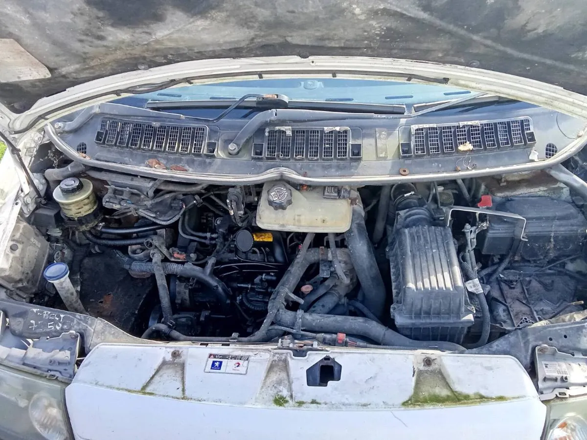 Peugeout Expert HDI Van - Image 4