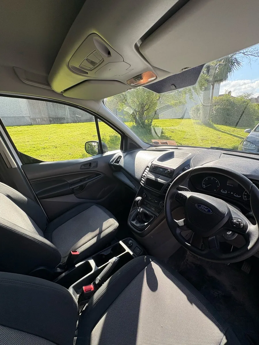 Ford Transit Connect LWB 1.5L - Image 4