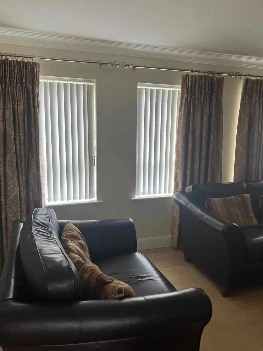 Curtains - Image 3
