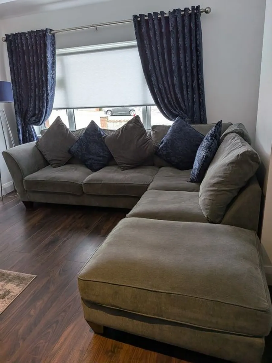 Corner suite, navy & grey cushions,NavyCurtains,lamp shade - Image 3