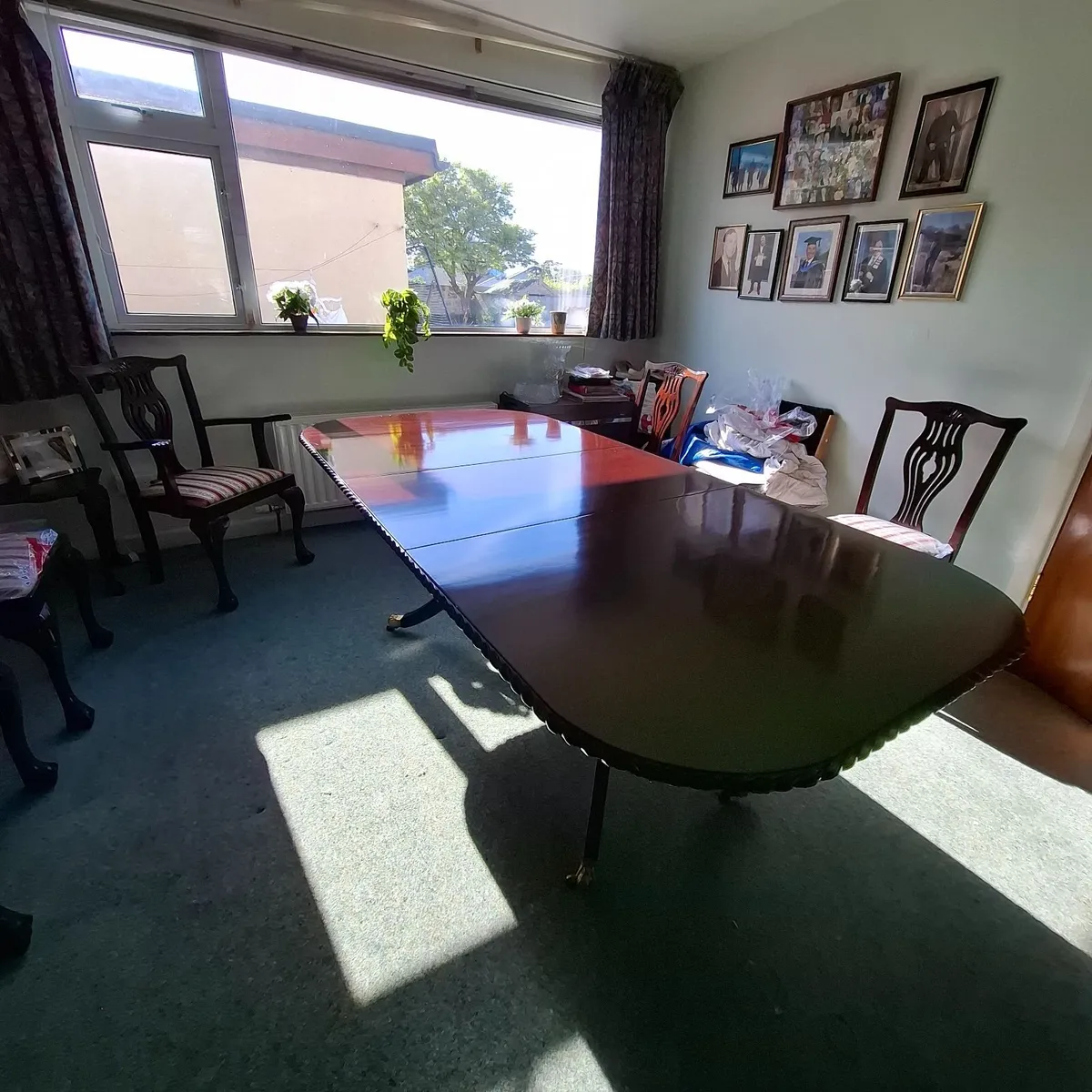 Hand carved mahogany dinning table with 6 chairs - Image 3