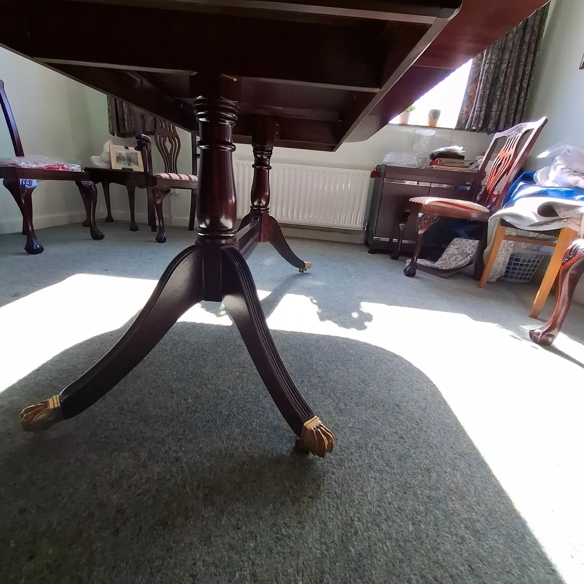 Hand carved mahogany dinning table with 6 chairs - Image 4