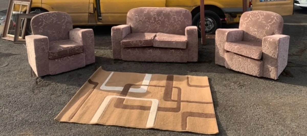 Sofa & 2 chairs - Image 1