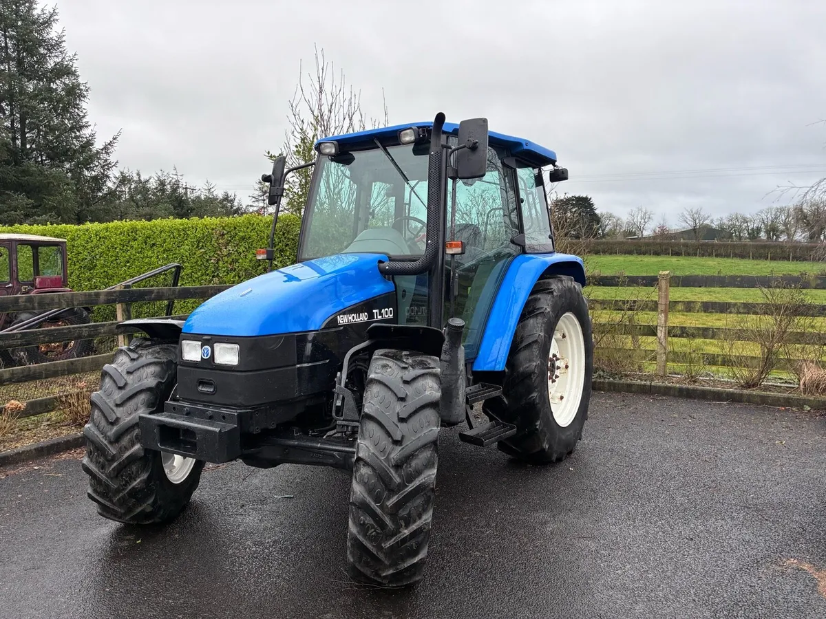 NewHolland Tractor - Image 1
