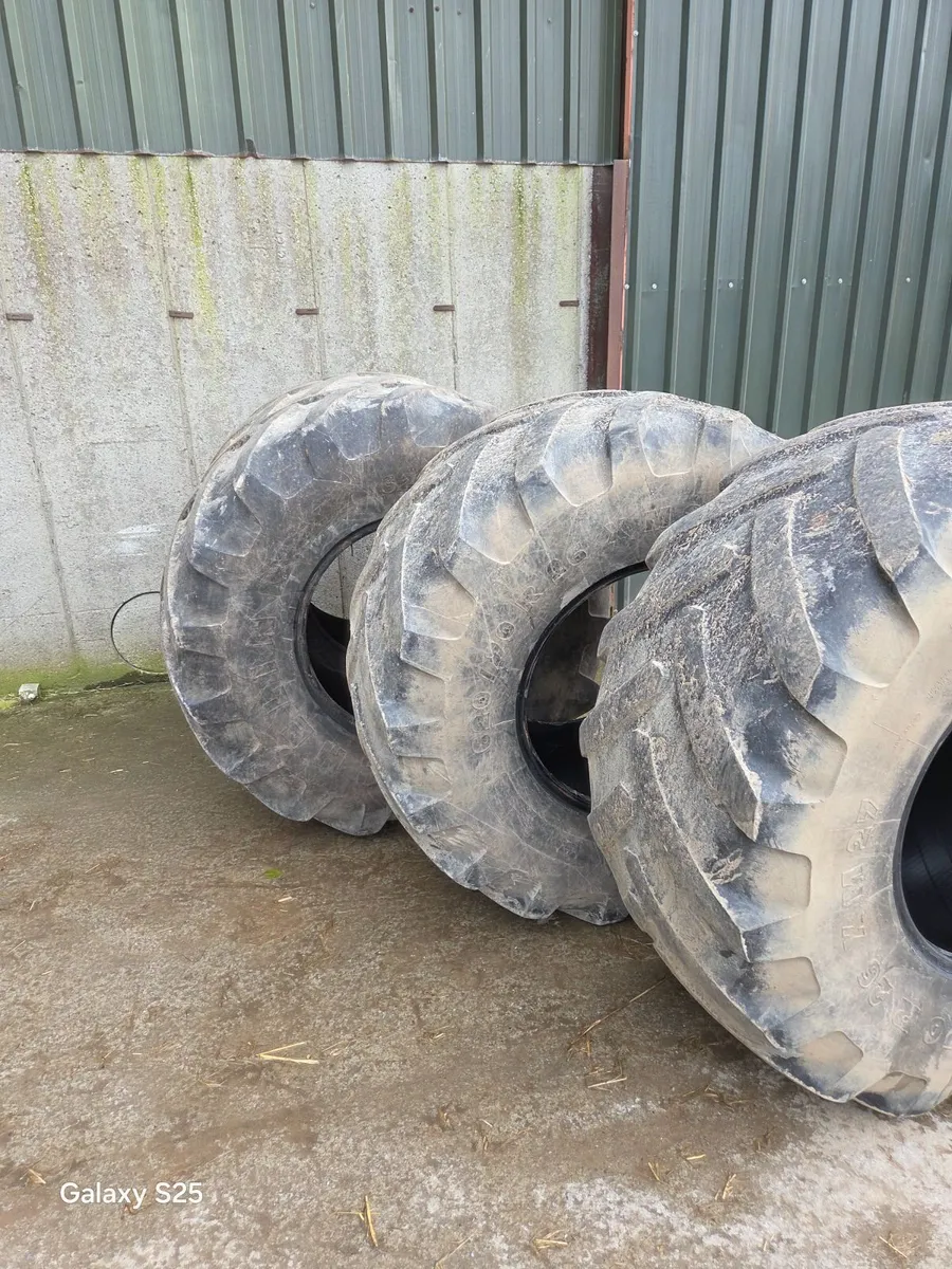620/70 michellin tyres - Image 1