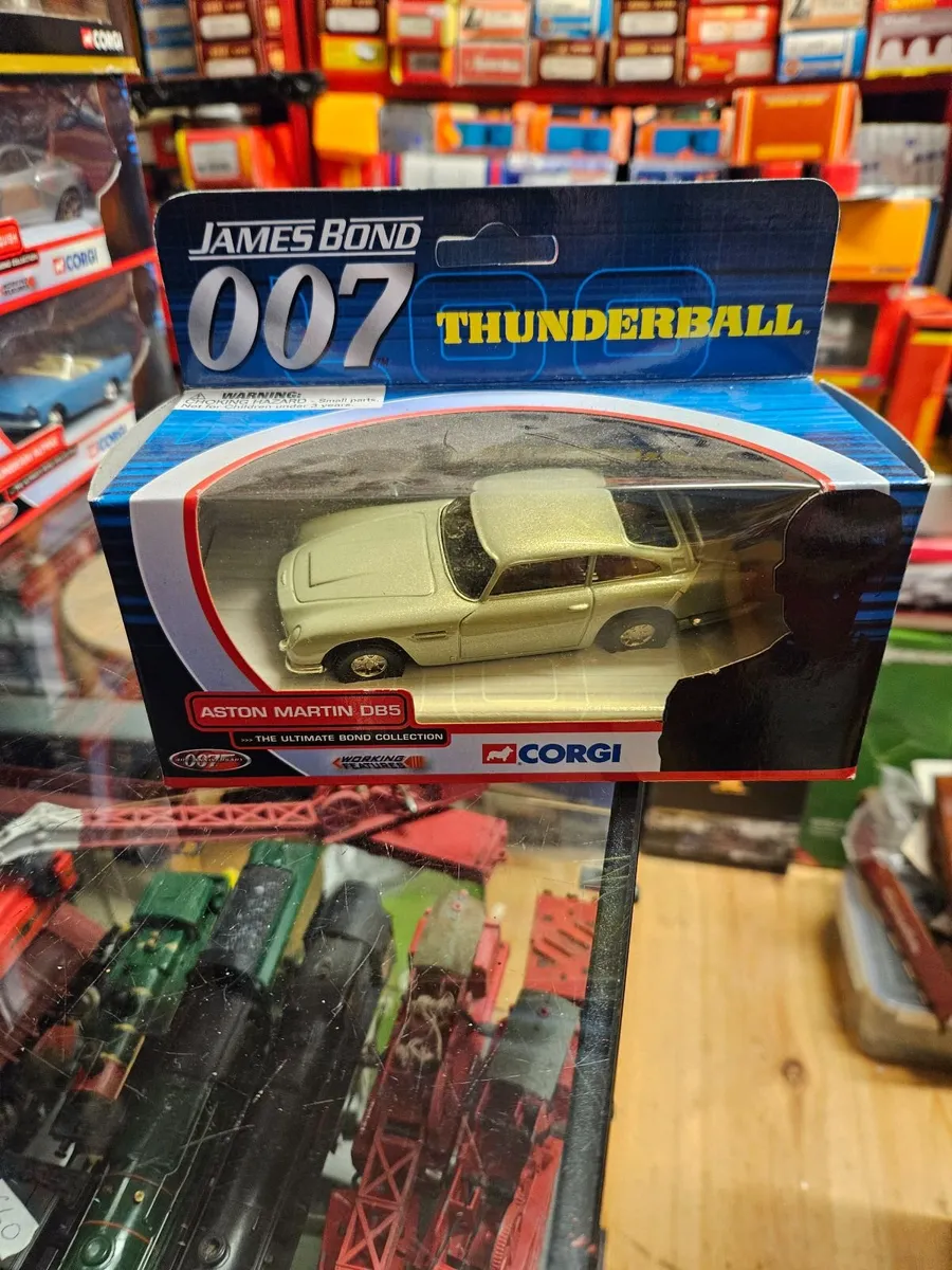 Corgi James Bond Aston Martin DB5