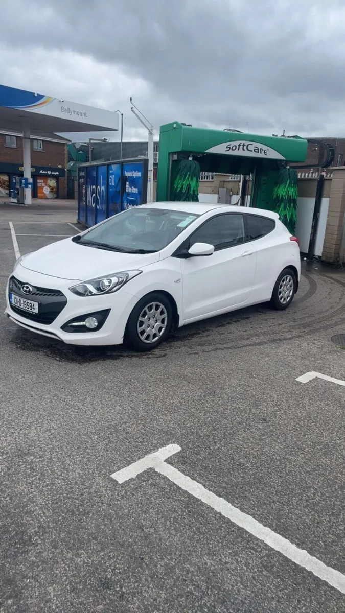 Hyundai I30 van - Image 1