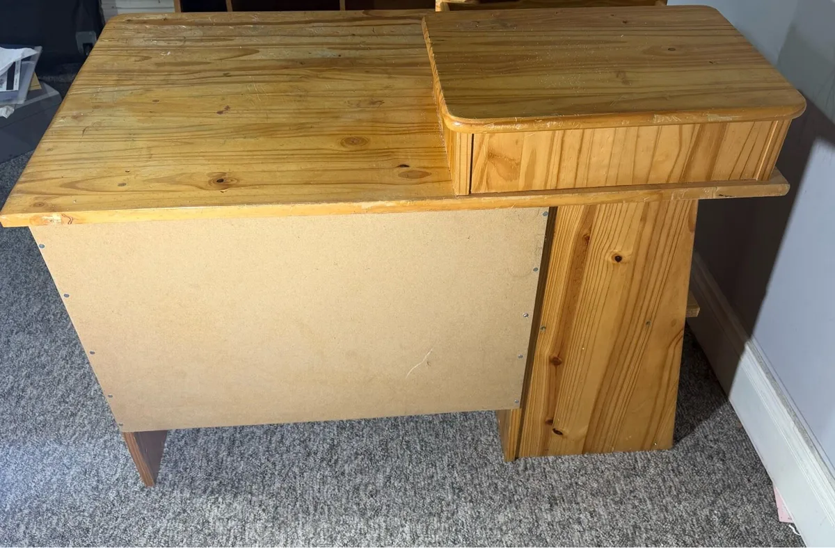 Study table - Image 4