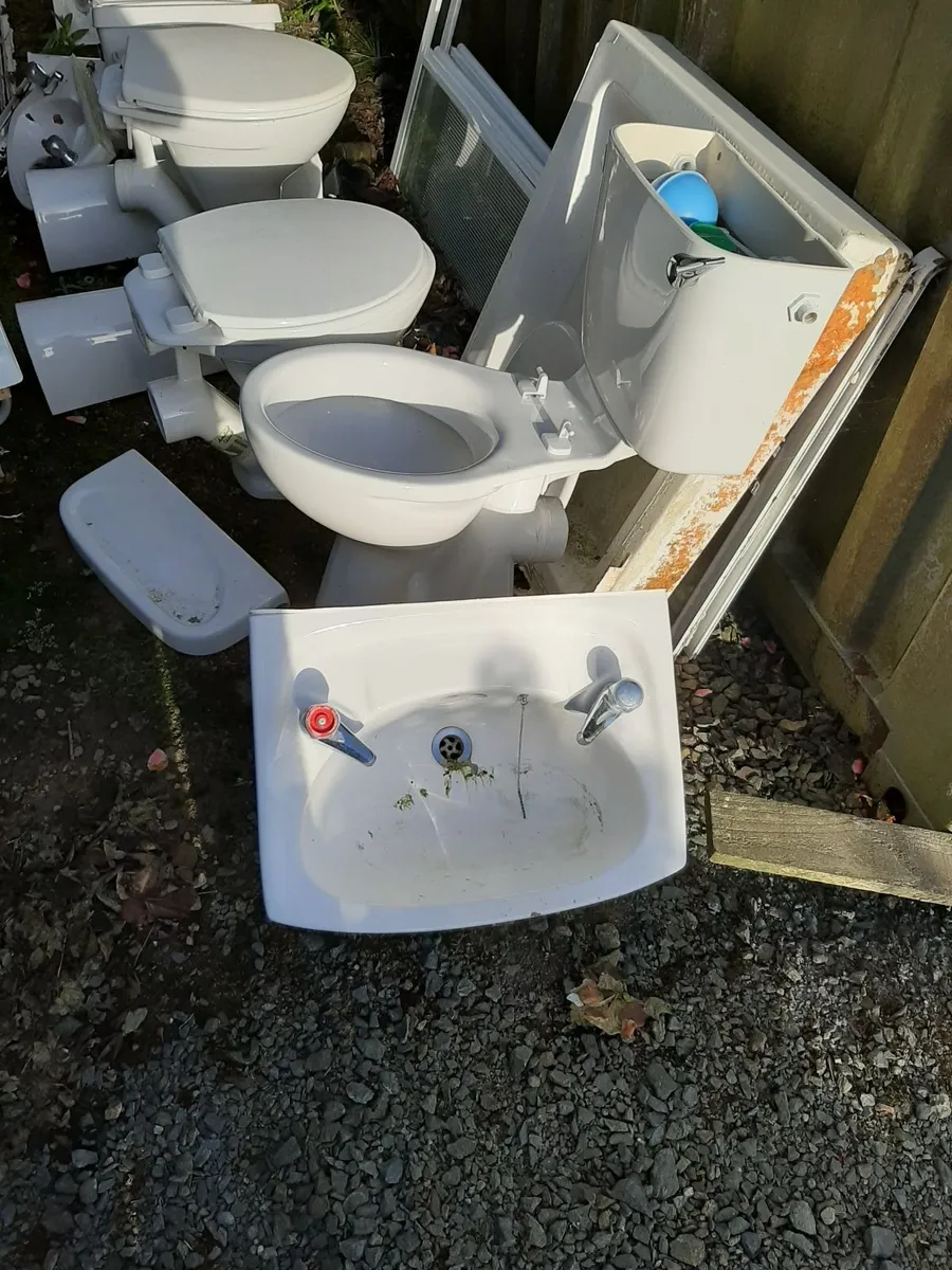 Sanitary ware - Image 1