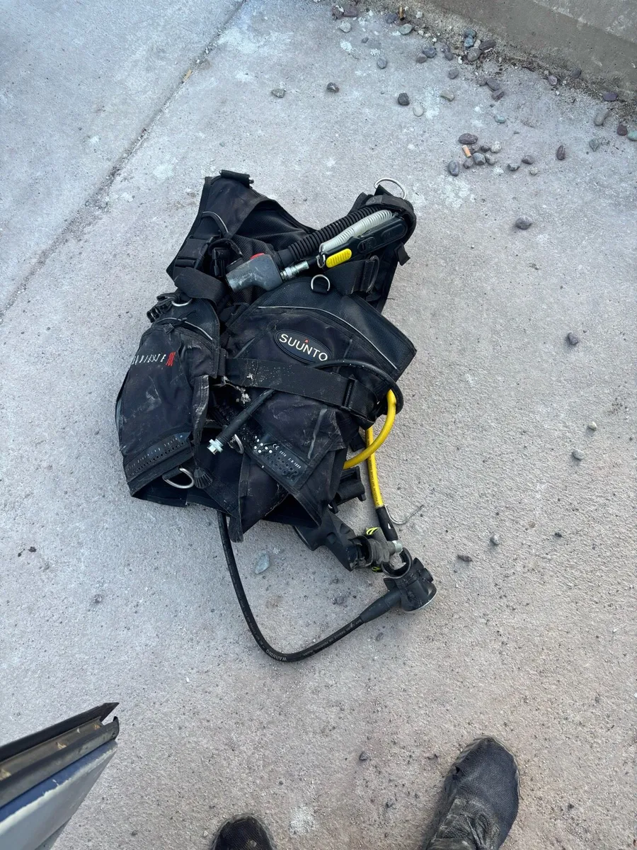 Diving gear - Image 1