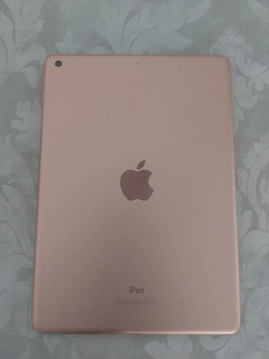 iPad (6th Gen.) with Apple Pencil (1st Gen.) - Image 4