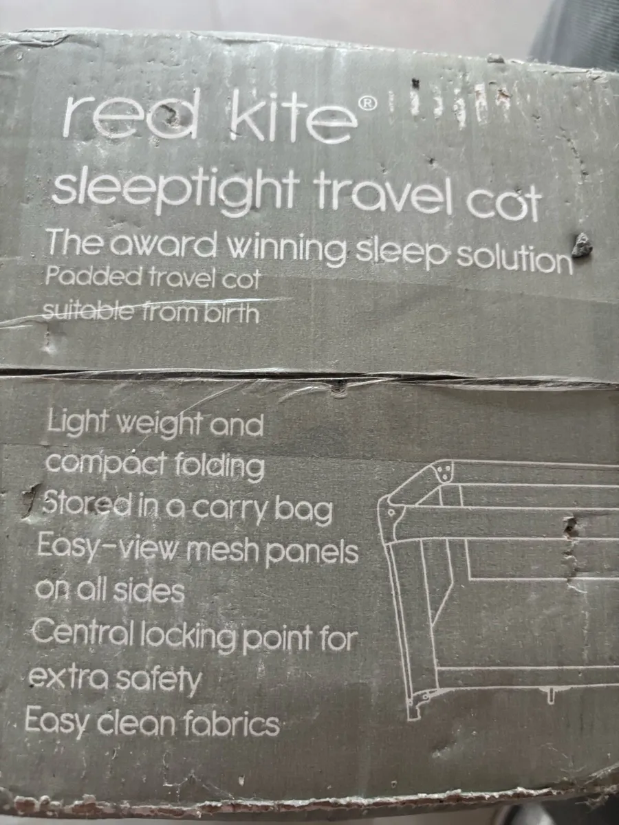 Travel cot plus mattress - Image 4