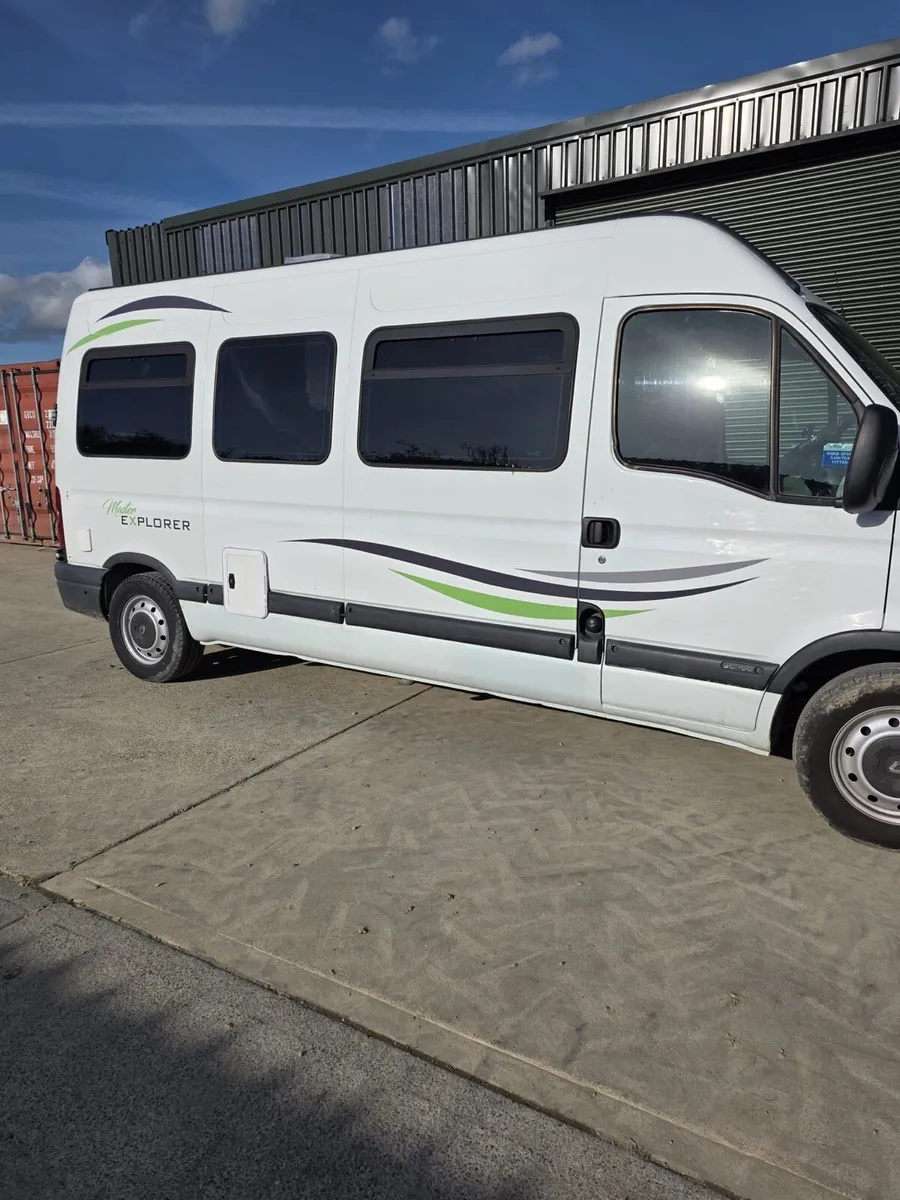 Renault Master campervan - Image 3