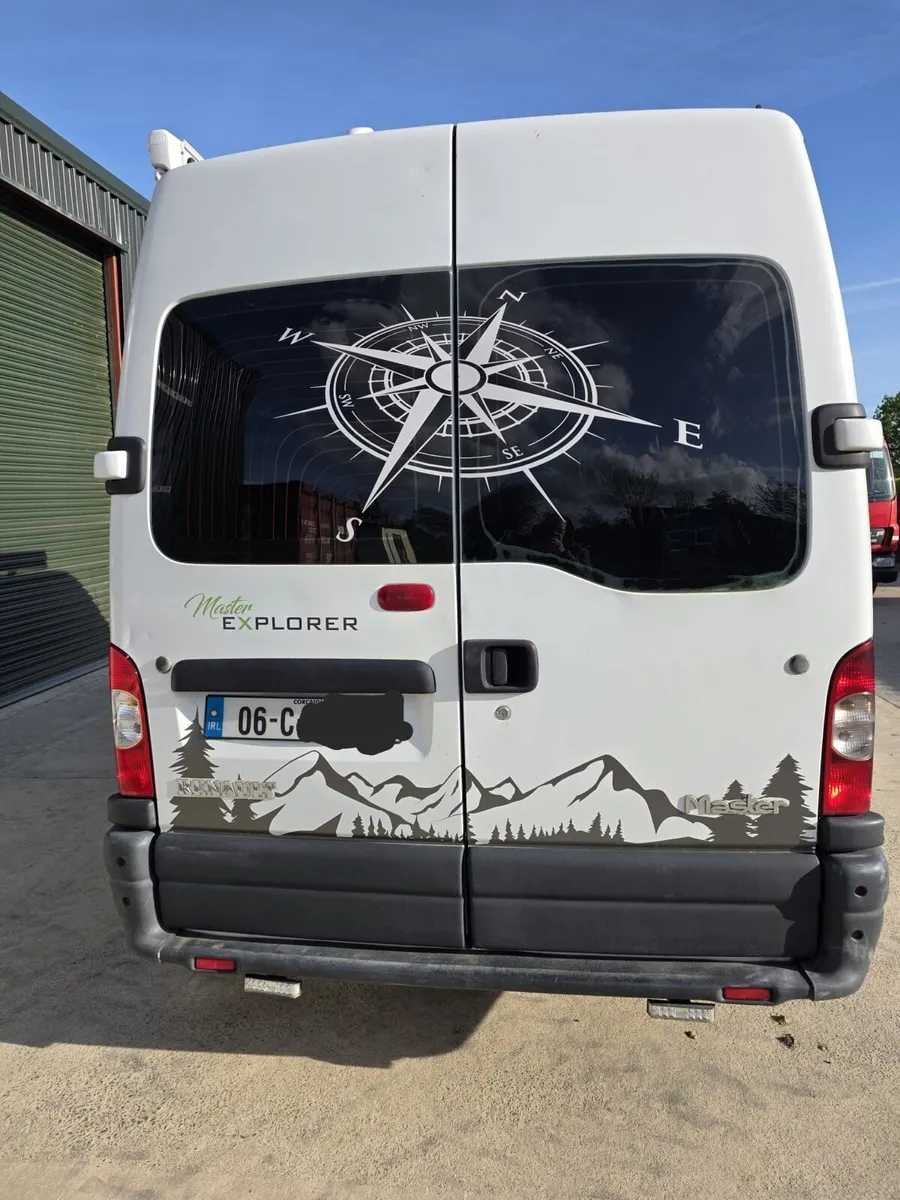 Renault Master campervan - Image 2