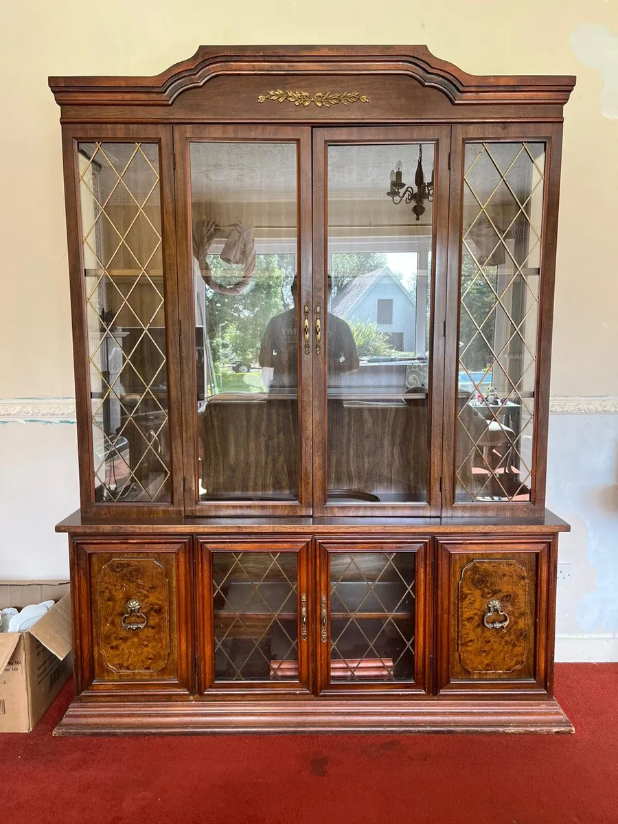 Display Cabinet - Image 1