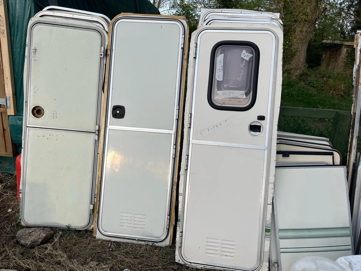 Caravan parts, windows and panels - Image 2