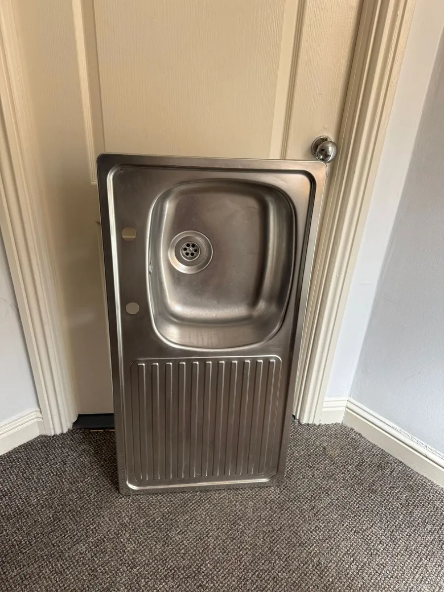 Kitchen sink - Image 1
