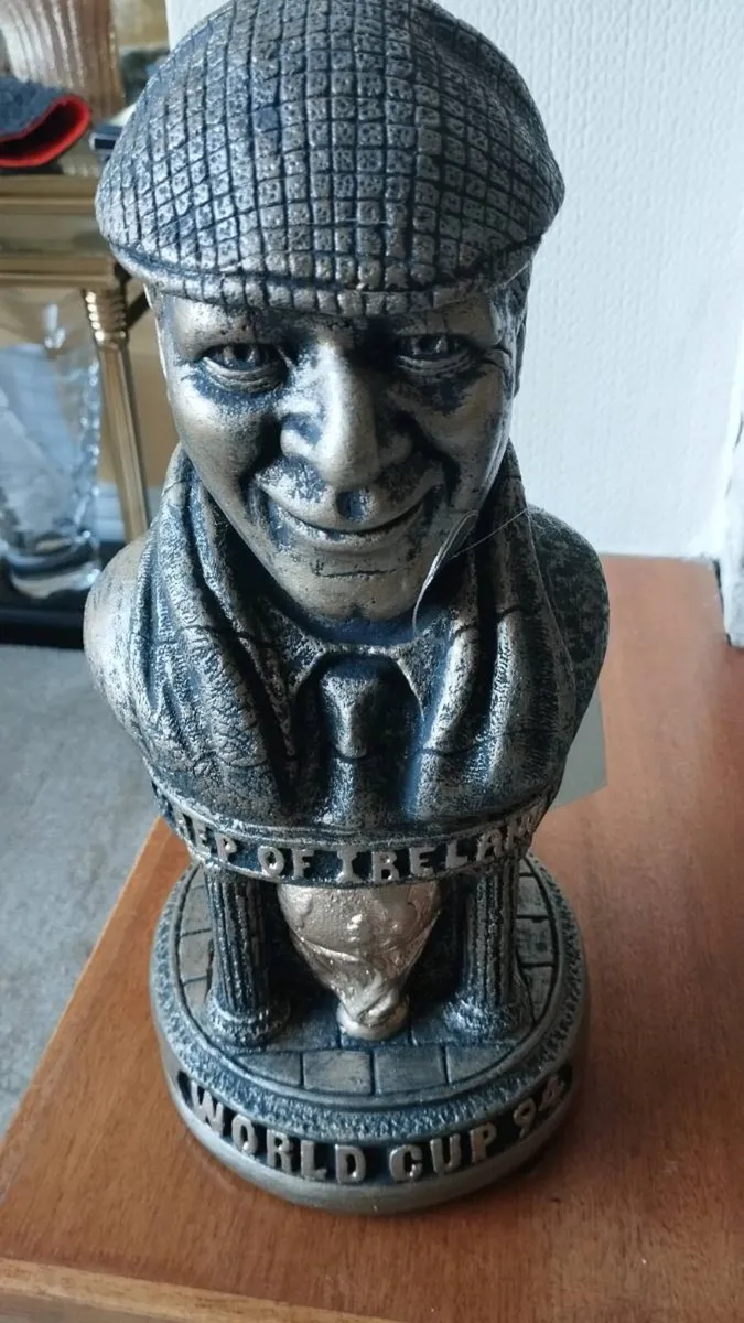 Jack Charlton World Cup 1994 statue - Image 1