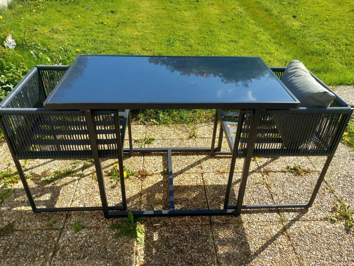 Garden furniture - Image 1