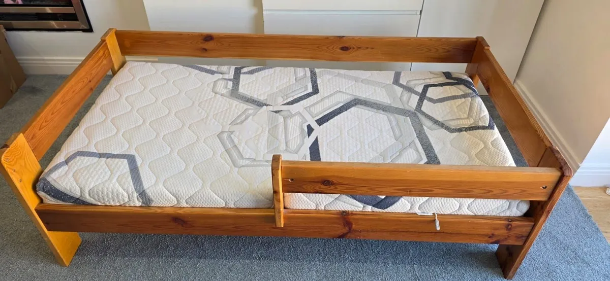 Kids bed 160x80cm solid wood with mattress - Image 1