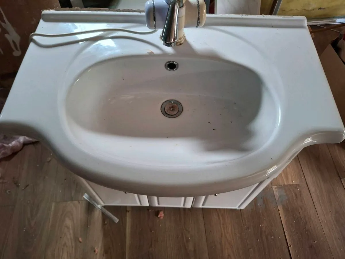 Bathroom vanity unit - Image 2