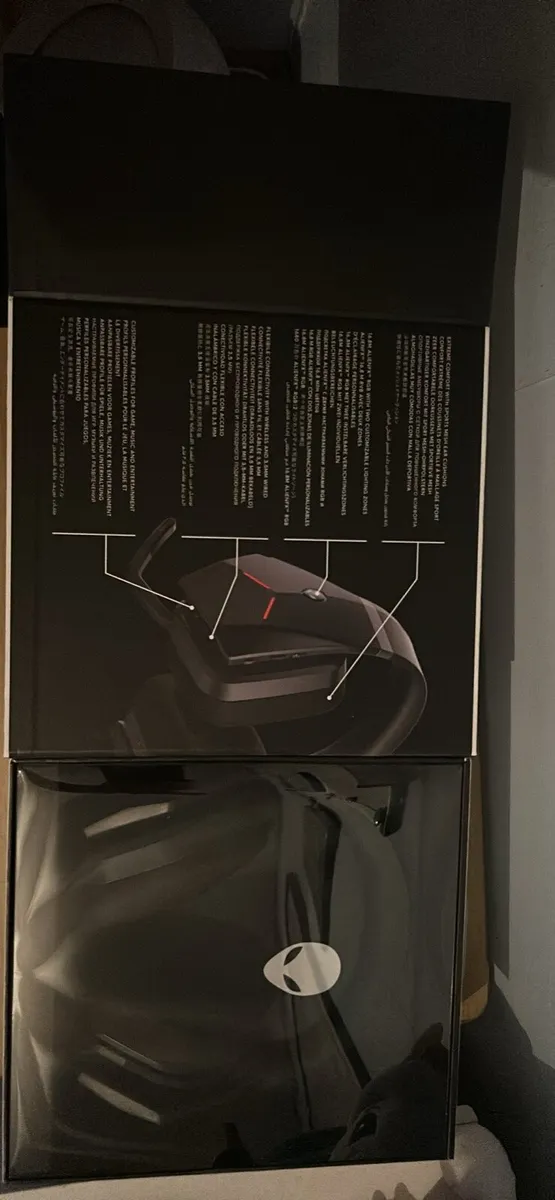 Alienware AW988 Gaming Headset - Image 2