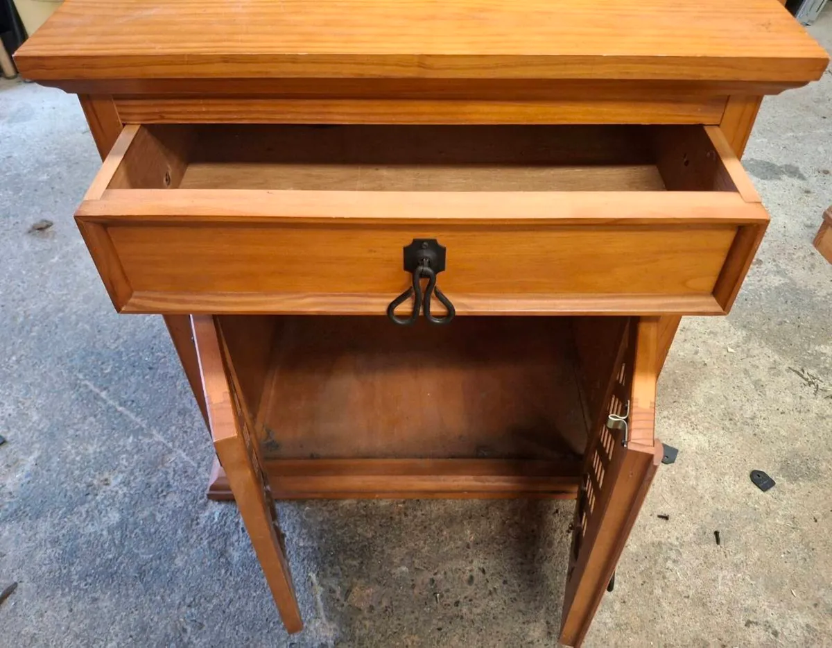 Bedside lockers - Image 2