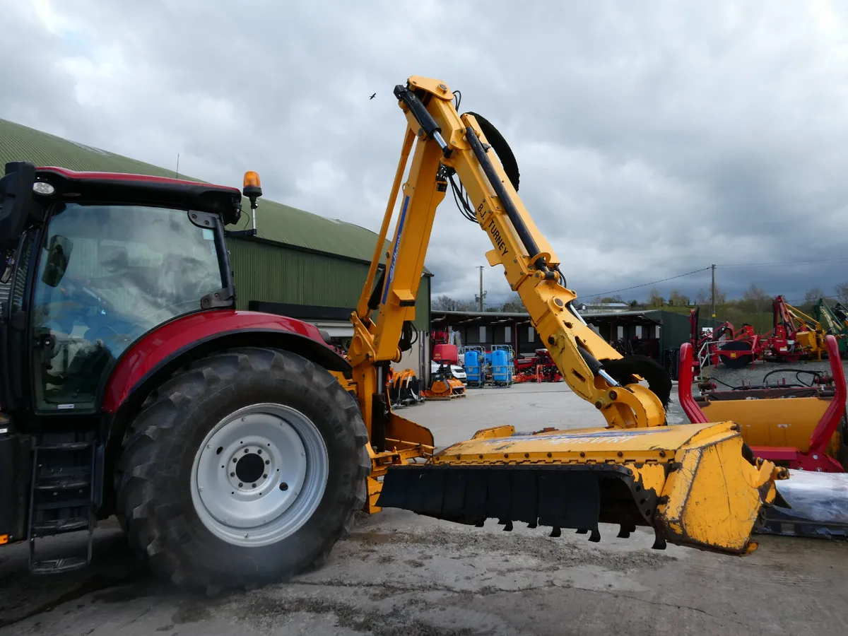 Shelbourne 775VFRT Hedgecutter - Image 3
