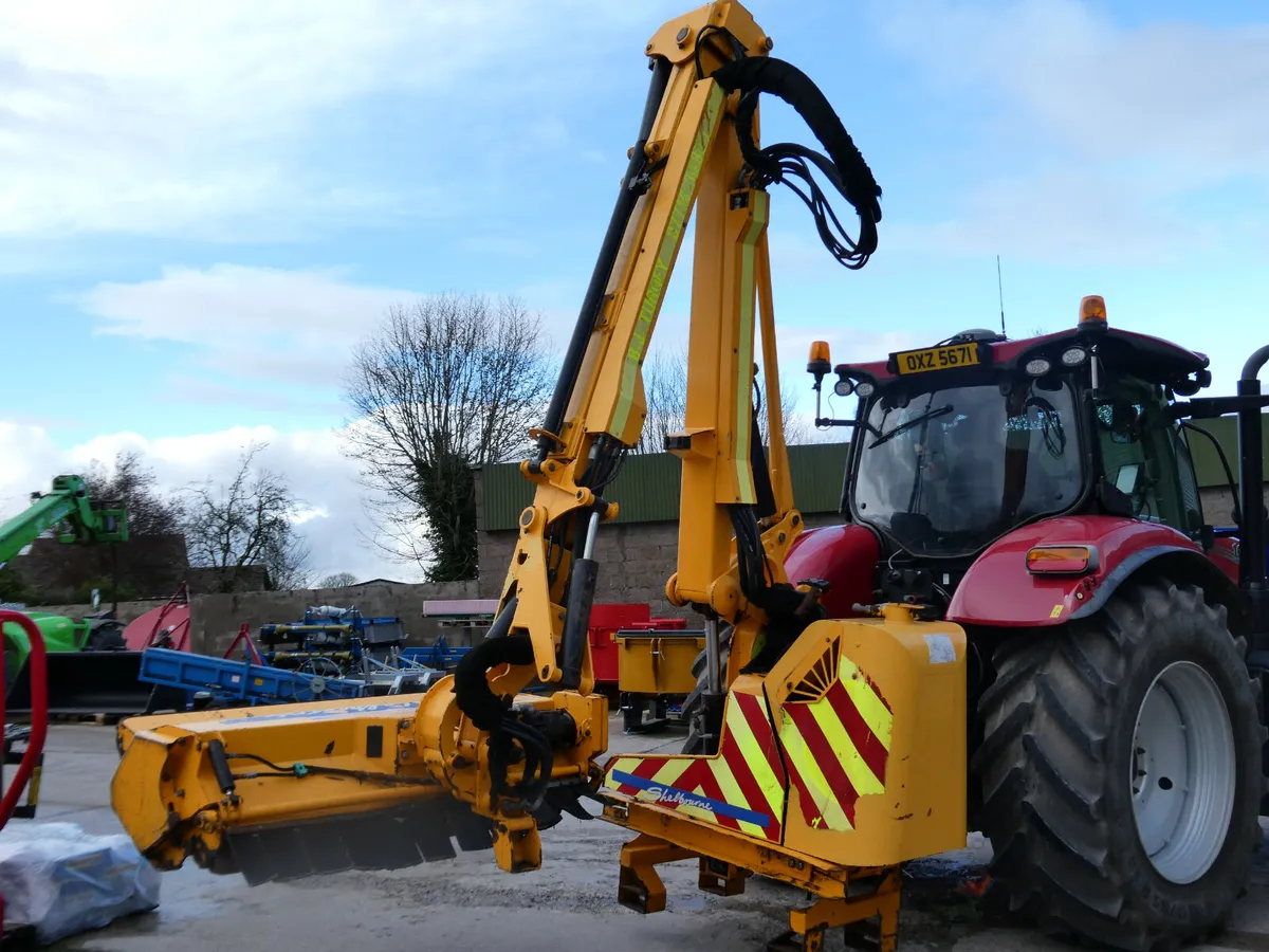 Shelbourne 775VFRT Hedgecutter - Image 1