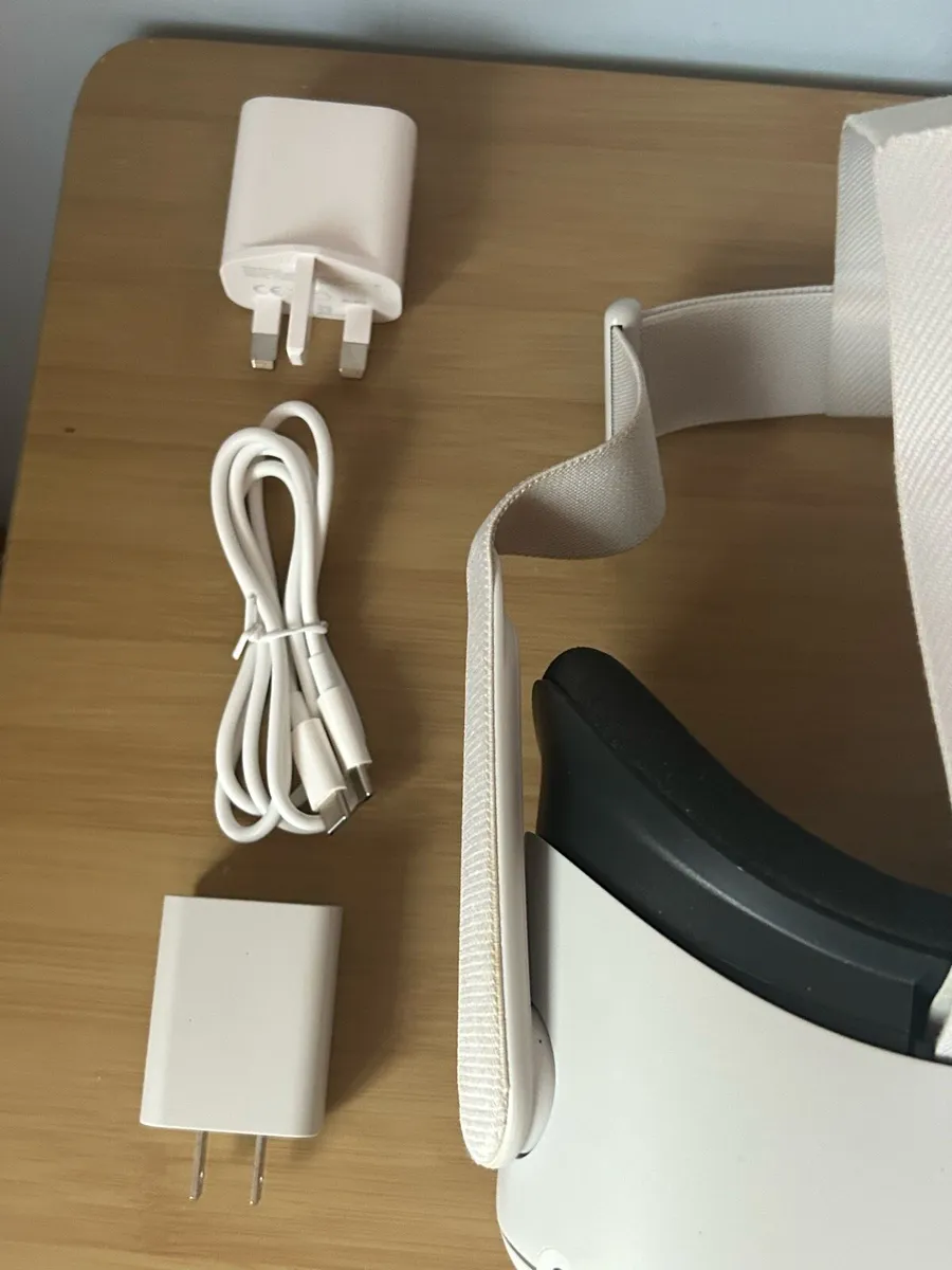 Oculus Meta Quest 2 - Image 3